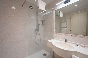 Cavour 30TRE - Hotel Moderno