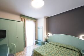 Cavour 30TRE - Hotel Moderno