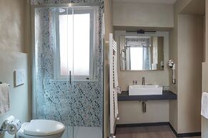 Cavour 30TRE - Hotel Moderno