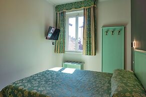 Cavour 30TRE - Hotel Moderno