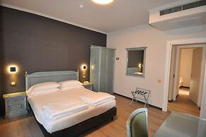 Cavour 30TRE - Hotel Moderno