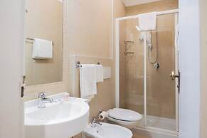 Cavour 30TRE - Hotel Moderno