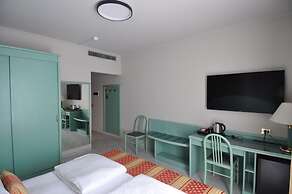 Cavour 30TRE - Hotel Moderno