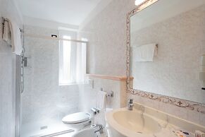 Cavour 30TRE - Hotel Moderno
