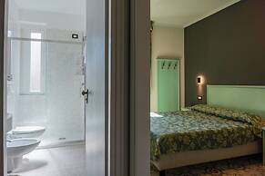Cavour 30TRE - Hotel Moderno