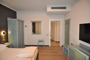 Cavour 30TRE - Hotel Moderno