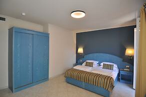 Cavour 30TRE - Hotel Moderno