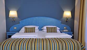 Cavour 30TRE - Hotel Moderno