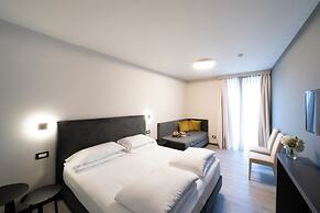 Cavour 30TRE - Hotel Moderno