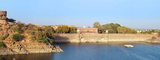 WelcomHeritage Bal Samand Lake Palace