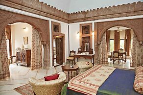 WelcomHeritage Bal Samand Lake Palace