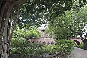 WelcomHeritage Bal Samand Lake Palace