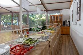 Ugur Pansiyon Çirali