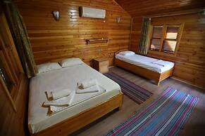 Ugur Pansiyon Çirali