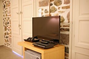 Oikies Small Elegant Houses