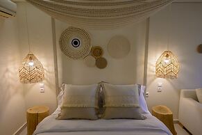 Oikies Small Elegant Houses