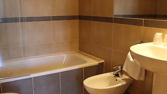 Apartamentos Esmeralda Suites