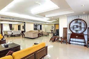 Royal Beach Hotel and Resort