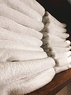 Velora Hinton, Ascend Hotel Collection