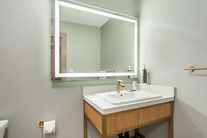 Velora Hinton, an Ascend Collection Hotel