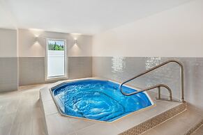 Velora Hinton, an Ascend Collection Hotel