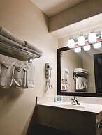 Velora Hinton, Ascend Hotel Collection