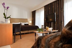 Chloe Hotel