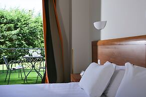Chloe Hotel