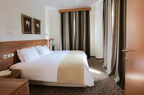 Chloe Hotel