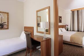 Chloe Hotel