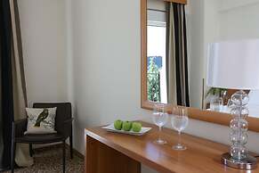 Chloe Hotel