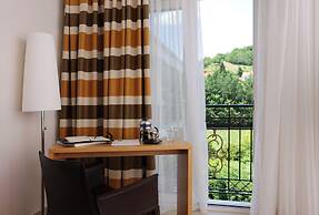 Chloe Hotel