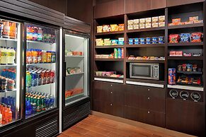 Courtyard by Marriott Kingston Highway 401/Division Street