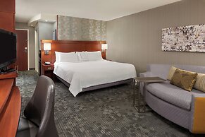 Courtyard by Marriott Kingston Highway 401/Division Street