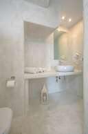 Birikos Studios & Apartments