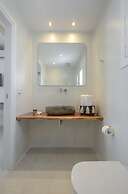 Birikos Studios & Apartments