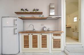 Birikos Studios & Apartments