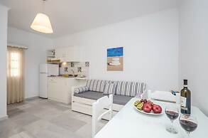 Birikos Studios & Apartments