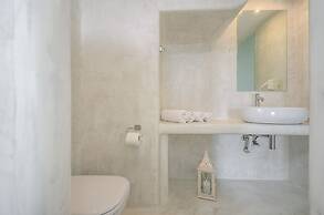 Birikos Studios & Apartments