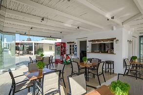 Birikos Studios & Apartments