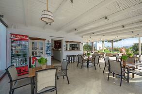 Birikos Studios & Apartments