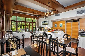 Hanioti Village Resort