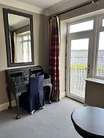 Lakeside Manor Hotel