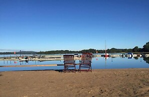 Lakeside Manor Hotel