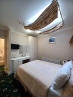 Hunters Lodge