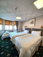 Hunters Lodge