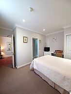 Hunters Lodge