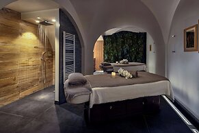 Hotel de Bourgtheroulde, Autograph Collection