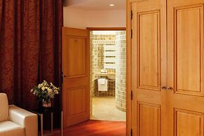 Hotel de Bourgtheroulde, Autograph Collection