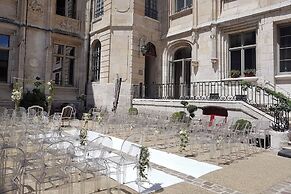 Hotel de Bourgtheroulde, Autograph Collection